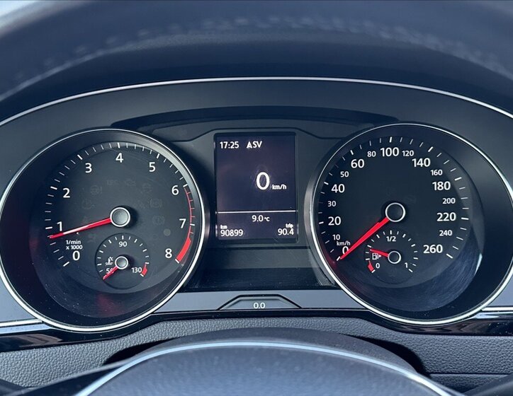 Volkswagen Passat Kombi 1,4 l 110 kw