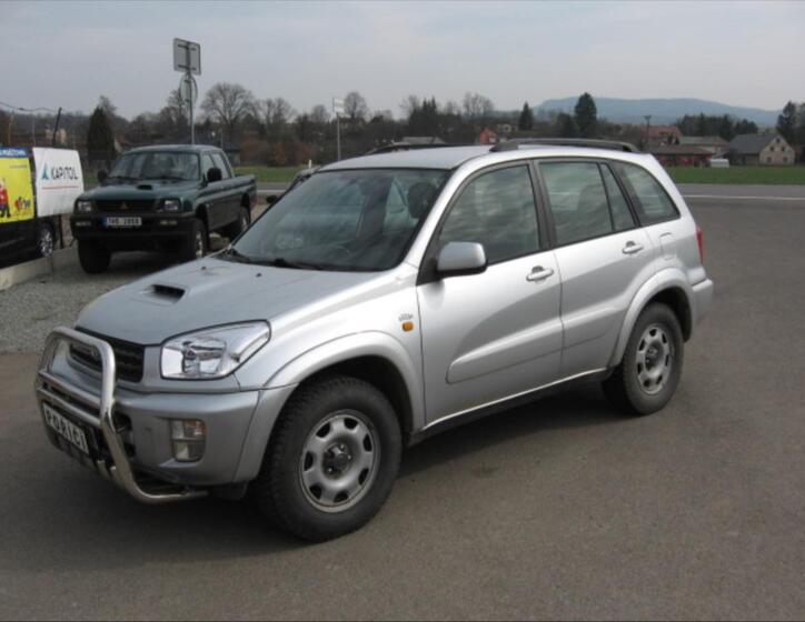 Toyota RAV4 2