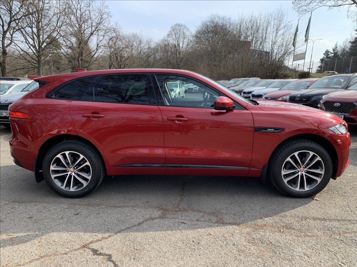 Jaguar F-Pace SUV / Terénní 2,0 l 132 kw