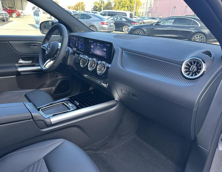 Mercedes-Benz EQA 16