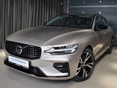 Volvo V60 Kombi 2,0 l 145 kw