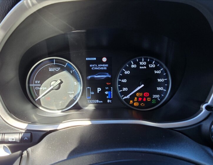 Mitsubishi Eclipse Cross CUV / Crossover 2,4 l 72 kw