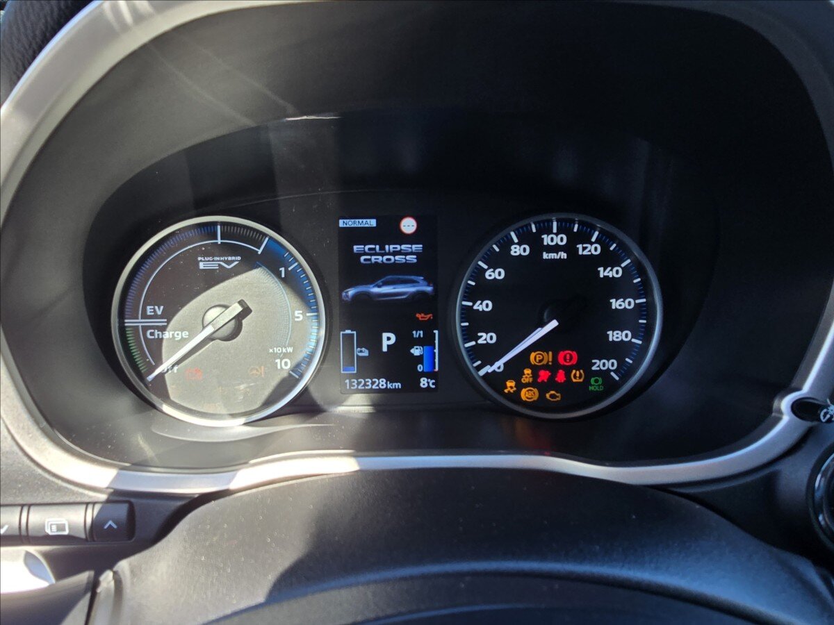 Mitsubishi Eclipse Cross CUV / Crossover 2,4 l 72 kw