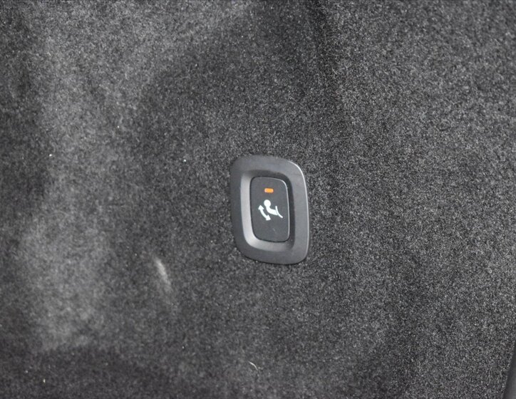 Volvo XC60 SUV / Terénní 2,0 l 145 kw