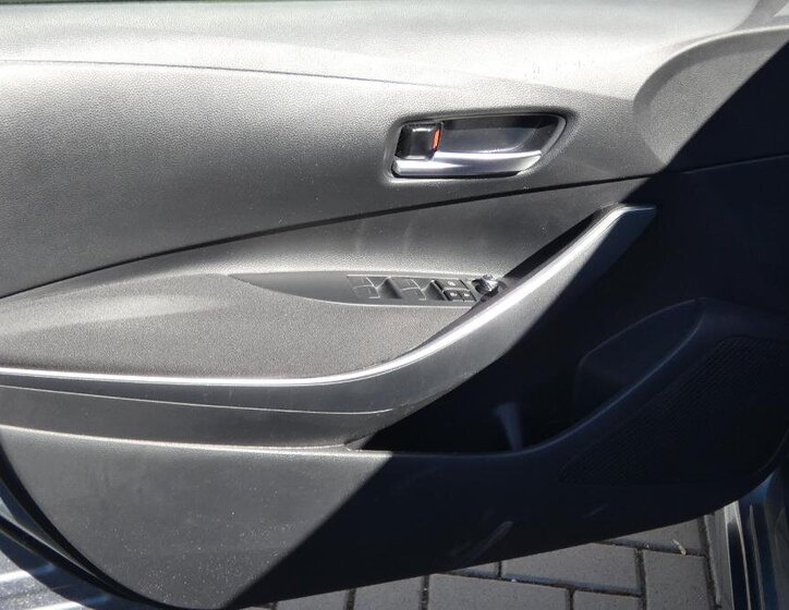 Toyota Corolla Sedan / Limuzína 1,8 l 72 kw