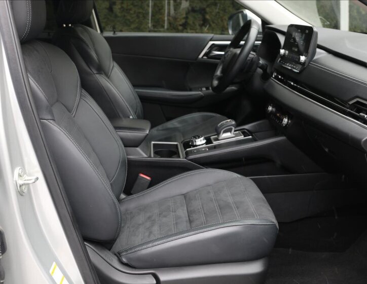 Mitsubishi Outlander SUV / Terénní 2,4 l 162 kw