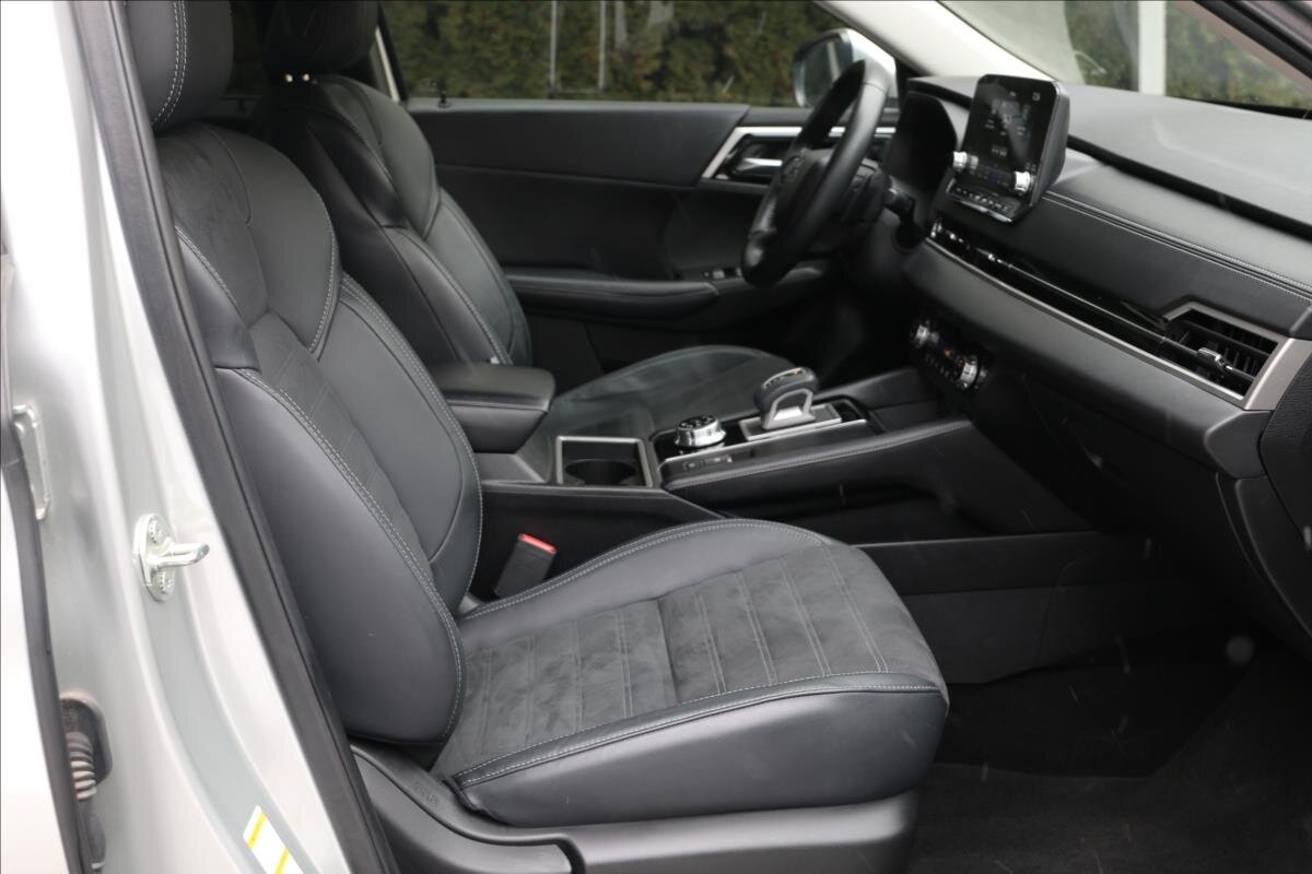 Mitsubishi Outlander SUV / Terénní 2,4 l 162 kw