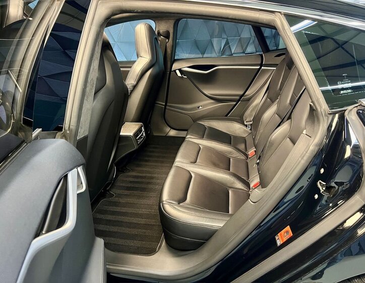 Tesla Model S Liftback 0,0 515 kw