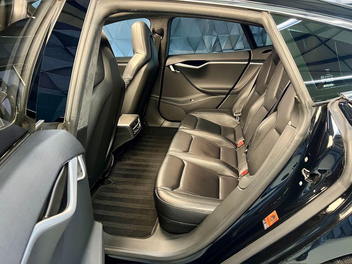 Tesla Model S Liftback 0,0 515 kw