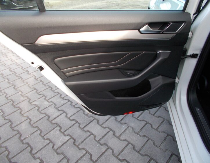 Volkswagen Passat Kombi 2,0 l 140 kw