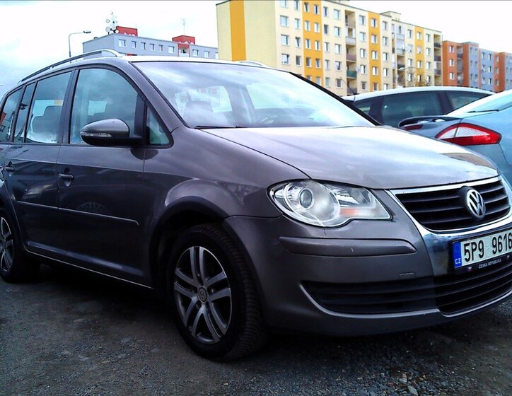 Volkswagen Touran Kombi 2,0 l 103 kw