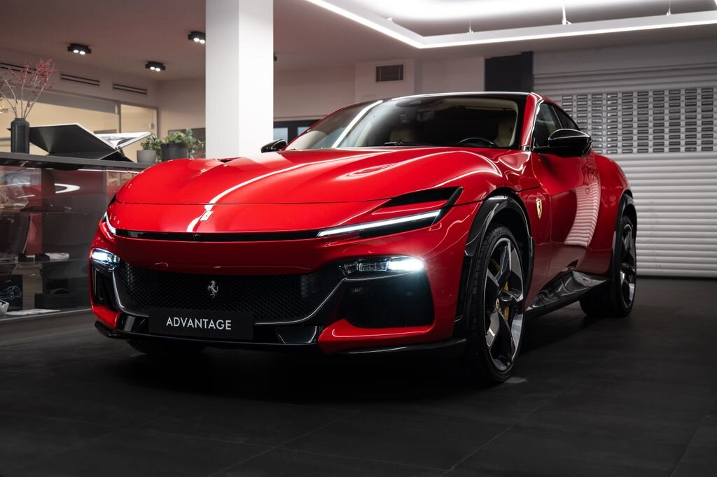 Ferrari Ostatní Hatchback 6,5 l 529 kw