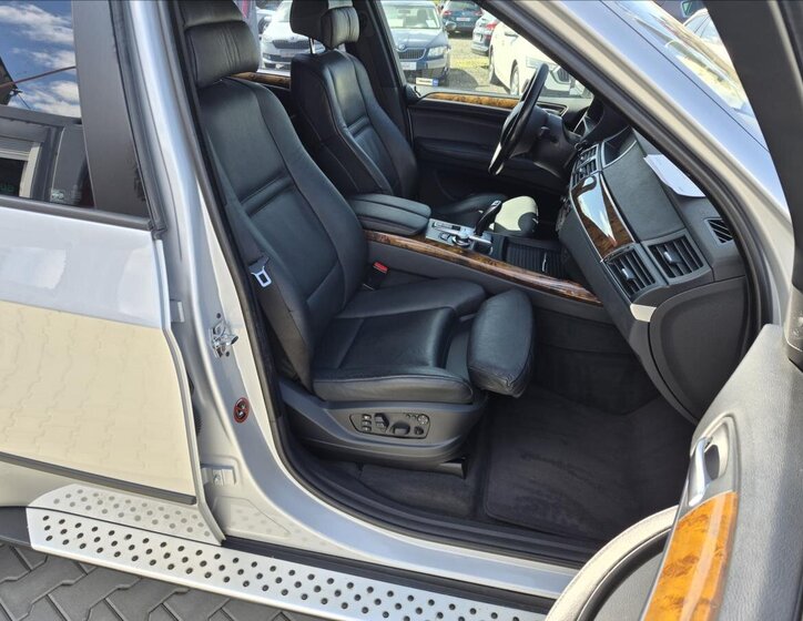 BMW X5 SUV / Terénní 3,0 l 173 kw