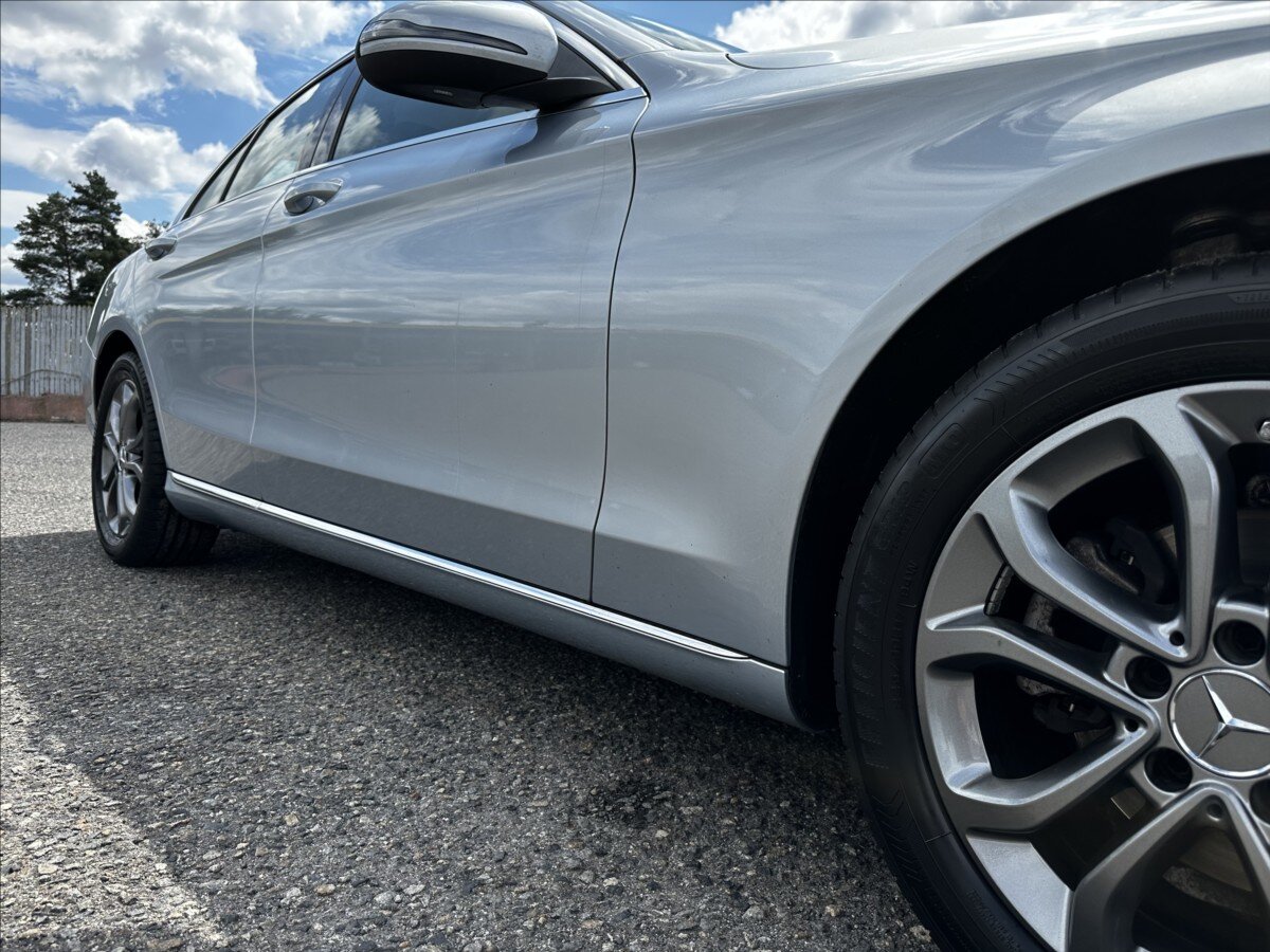 Mercedes-Benz Třídy C Sedan / Limuzína 1,6 l 115 kw