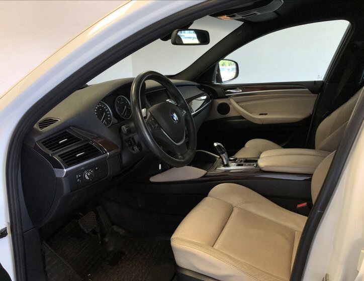 BMW X6 9