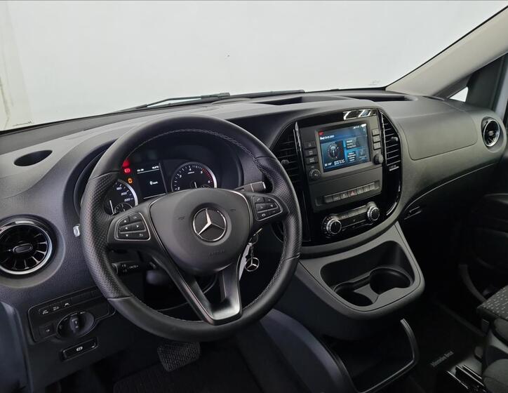 Mercedes-Benz Vito 9