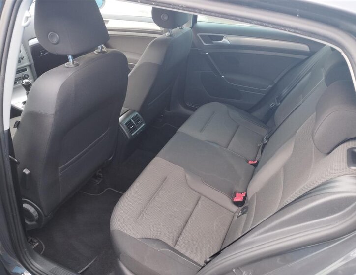 Volkswagen Golf Hatchback 1,2 l 63 kw