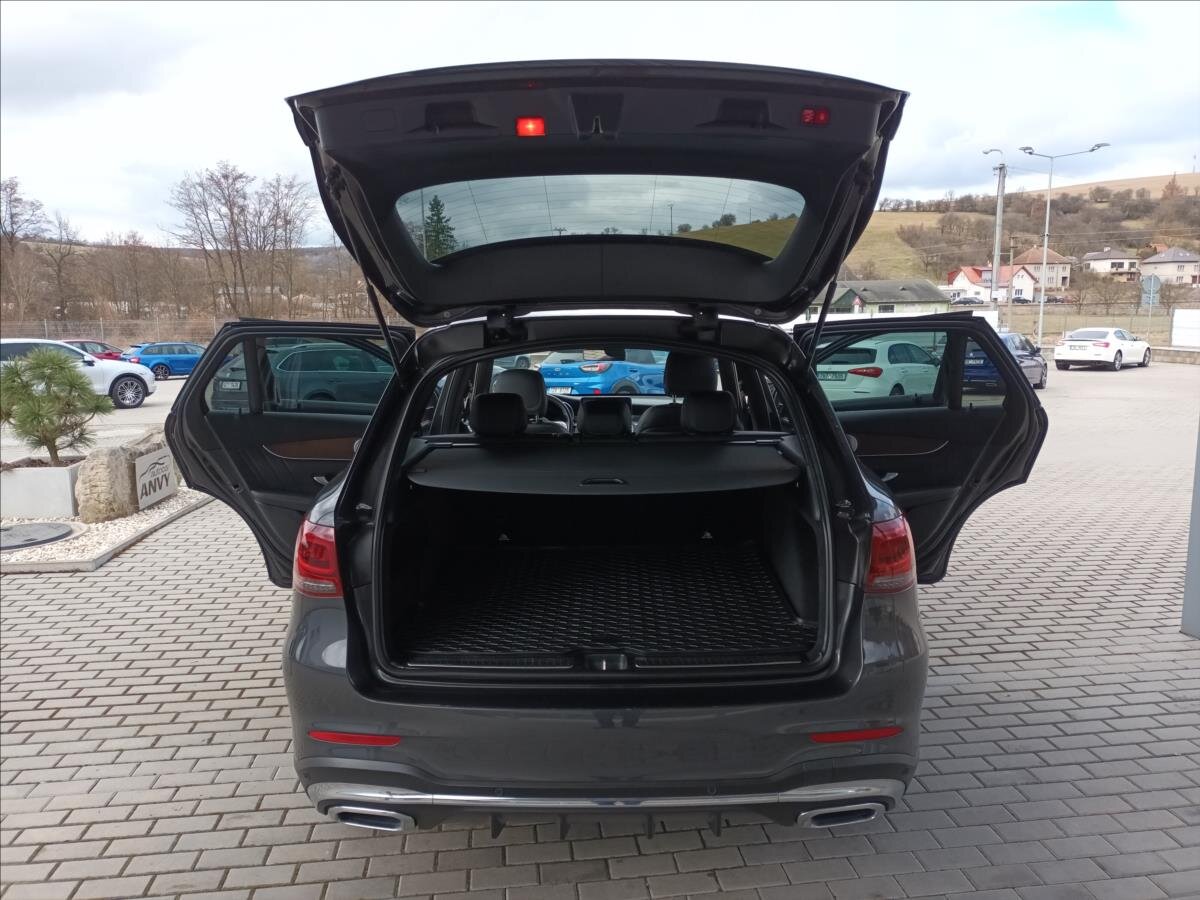 Mercedes-Benz GLC SUV 2,0 l 180 kw