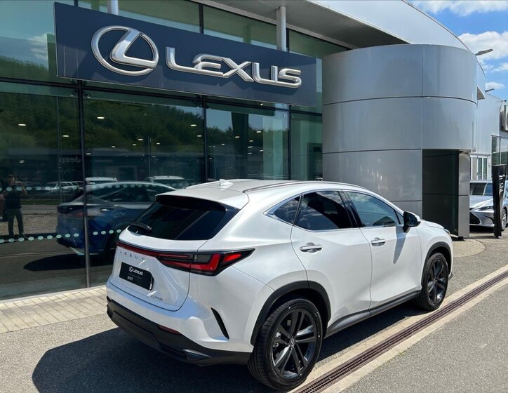 Lexus NX 350h SUV / Terénní 2,5 l 179 kw
