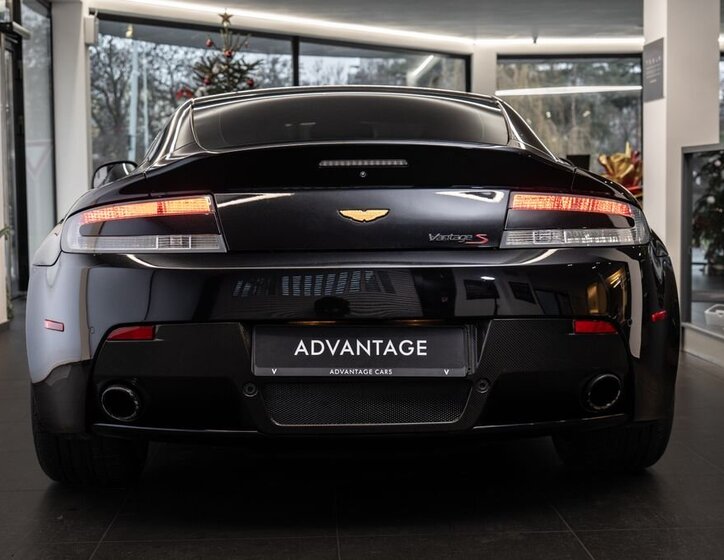 Aston Martin Vantage 3