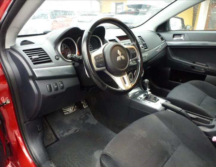 Mitsubishi Lancer Hatchback 2,0 l 217 kw