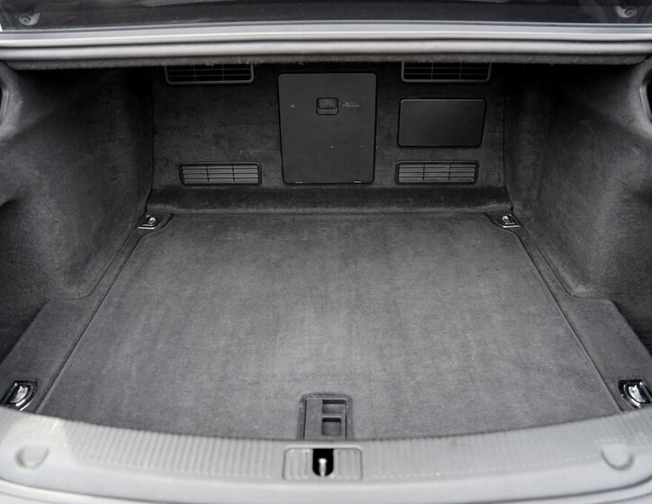 Audi A8 Sedan / Limuzína 3,0 l 213 kw