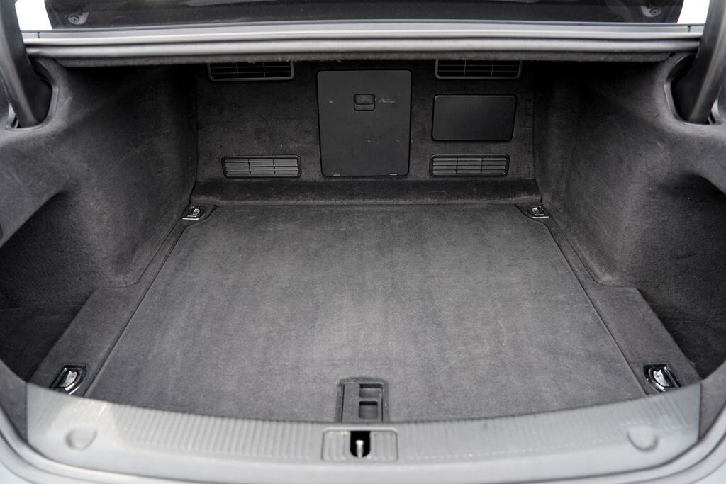 Audi A8 Sedan / Limuzína 3,0 l 213 kw