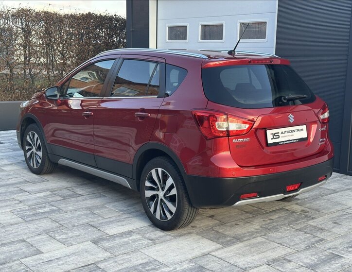 Suzuki S-Cross 8