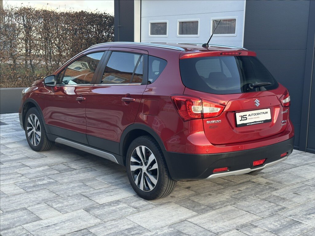 Suzuki S-Cross