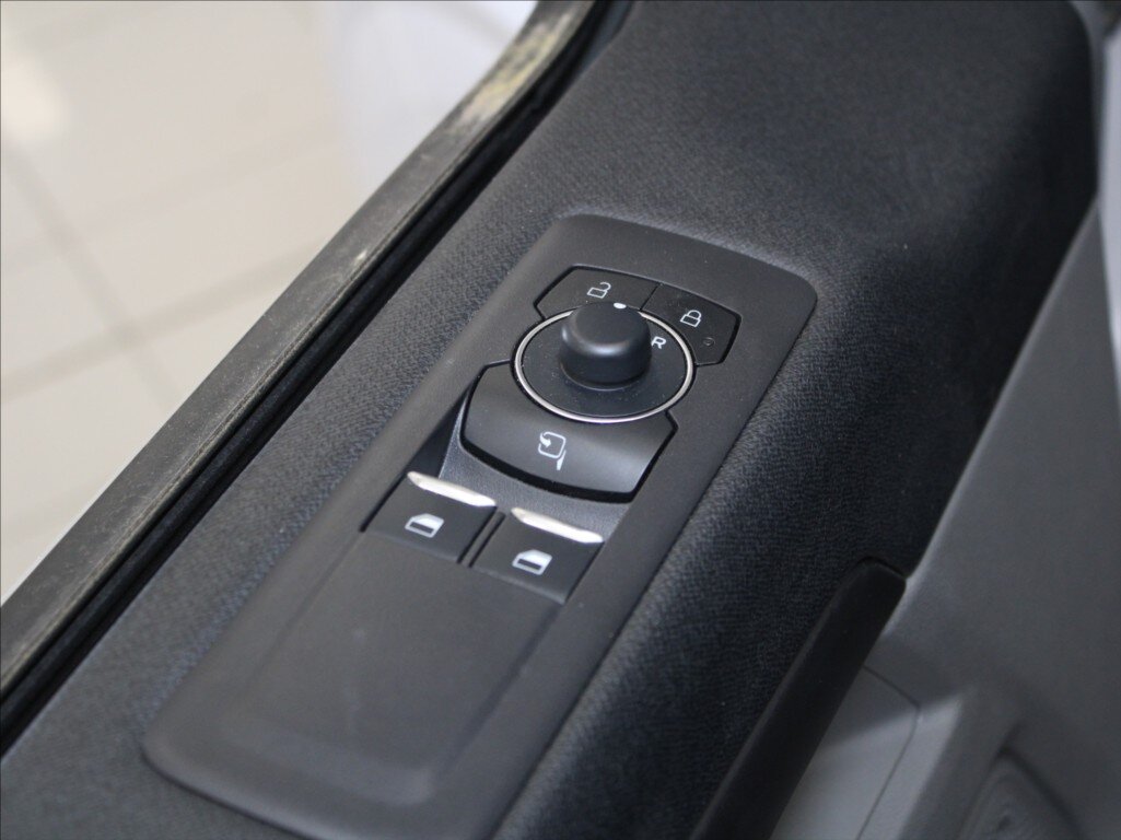 Ford Tourneo Custom MPV 2,0 l 125 kw