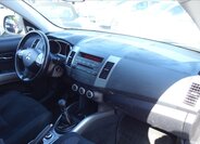 Mitsubishi Outlander SUV / Terénní 2,0 l 103 kw