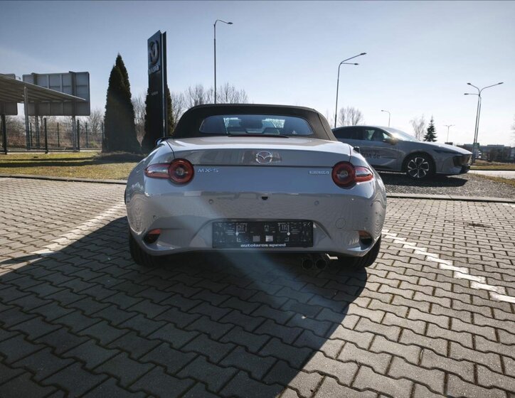 Mazda MX-5 Kabriolet 1,5 l 0