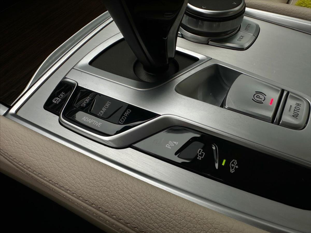 BMW Řada 7 Ostatní 4,4 l 390 kw