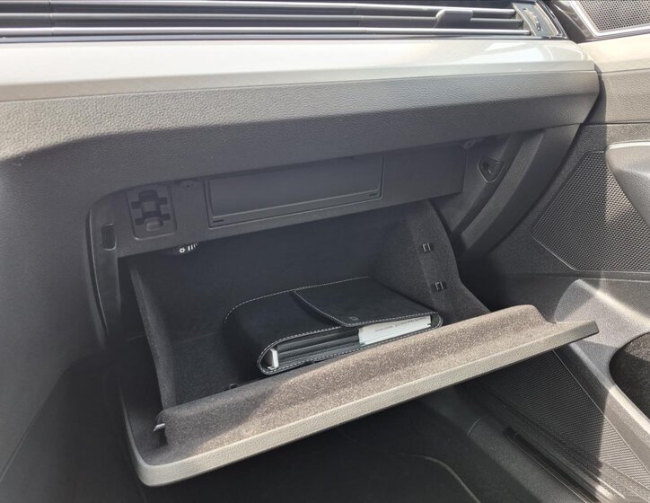 Volkswagen Passat Kombi 1,4 l 160 kw