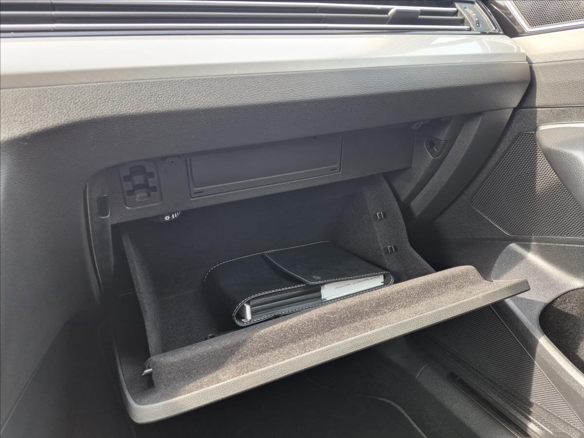 Volkswagen Passat Kombi 1,4 l 160 kw