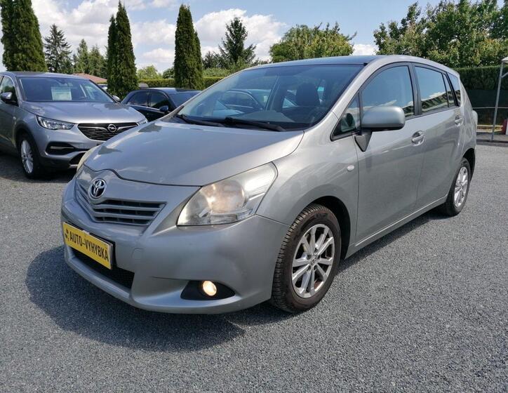 Toyota Verso 2