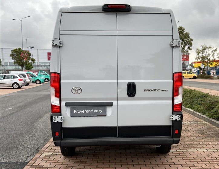 Toyota ProAce VAN-Minibus 2,2 l 132 kw