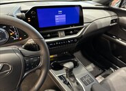 Lexus UX 250h SUV / Terénní 2,0 l 135 kw