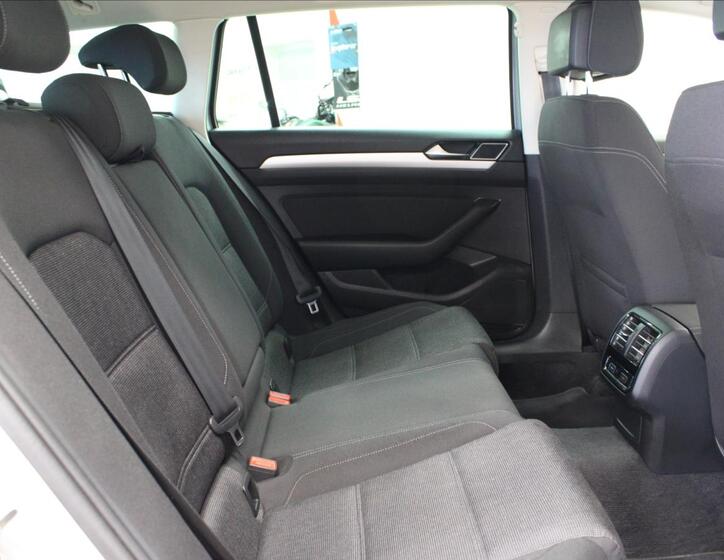 Volkswagen Passat 13