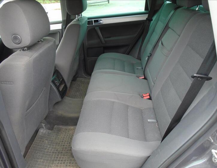 Volkswagen Touareg 12