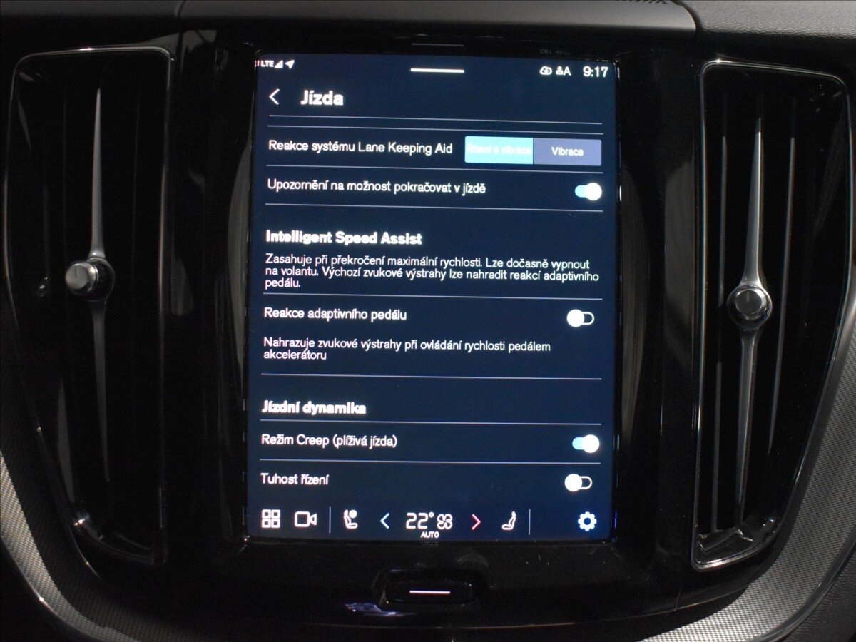 Volvo XC60 SUV / Terénní 2,0 l 257 kw