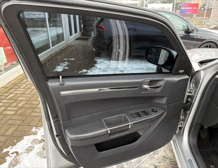 Chrysler 300C Kombi 3,0 l 160 kw