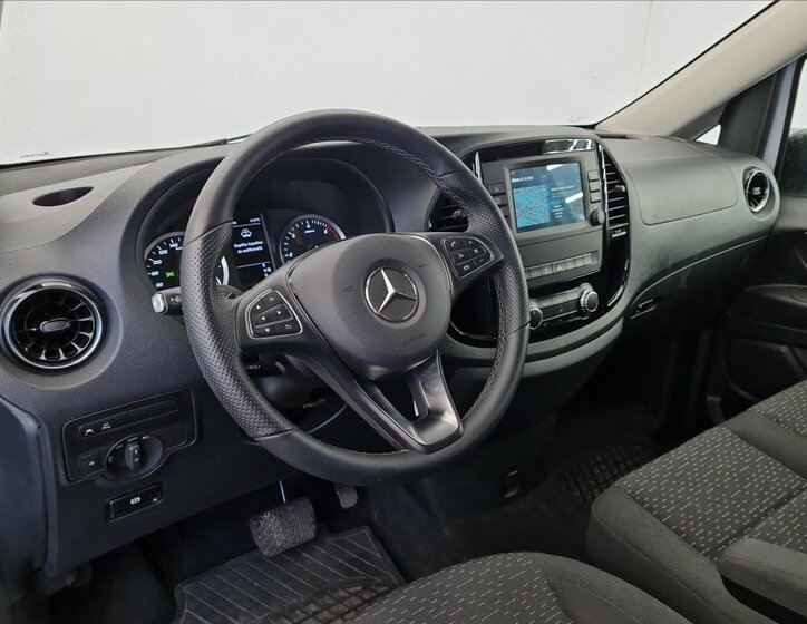 Mercedes-Benz Vito 9