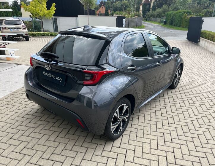 Toyota Yaris 6