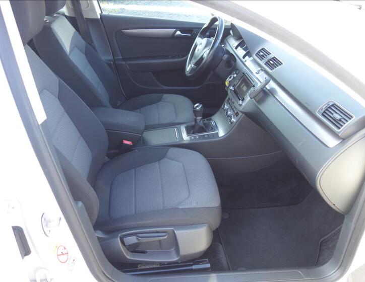 Volkswagen Passat 10