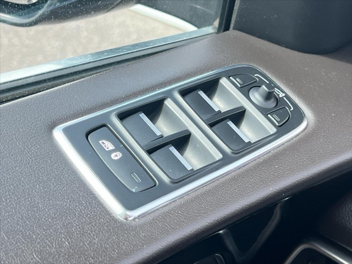 Jaguar F-Pace Kombi 2,0 l 132 kw