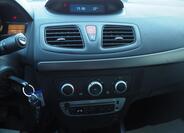 Renault Fluence 11