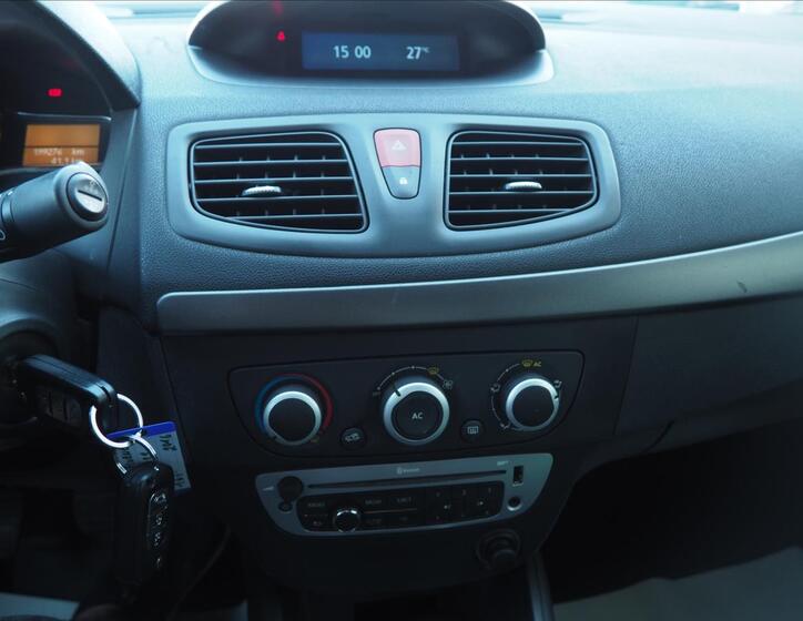 Renault Fluence 11