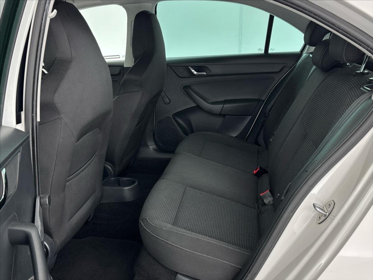 Škoda Rapid Liftback 1,2 l 63 kw