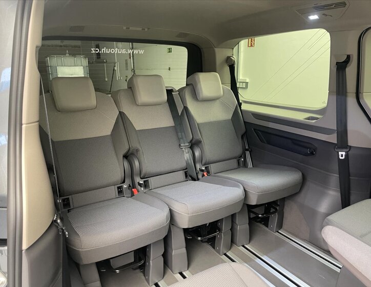 Volkswagen Multivan 19